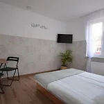 Jasmin -pokoje Goscinne بيت ضيافة *