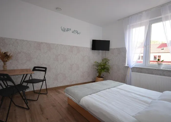 Jasmin -pokoje Goscinne Pensionat *