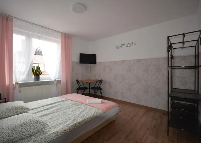 Pensionat Jasmin -pokoje Goscinne *